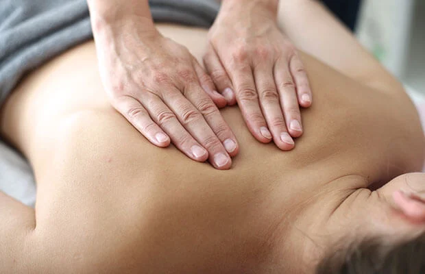 XOA BÓP BẤM HUYỆT